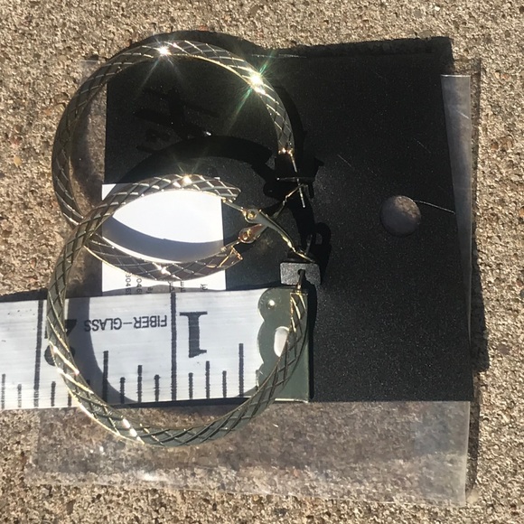 New H&M Gold Colored 2” Textured Hoop Earrings - Picture 3 of 13